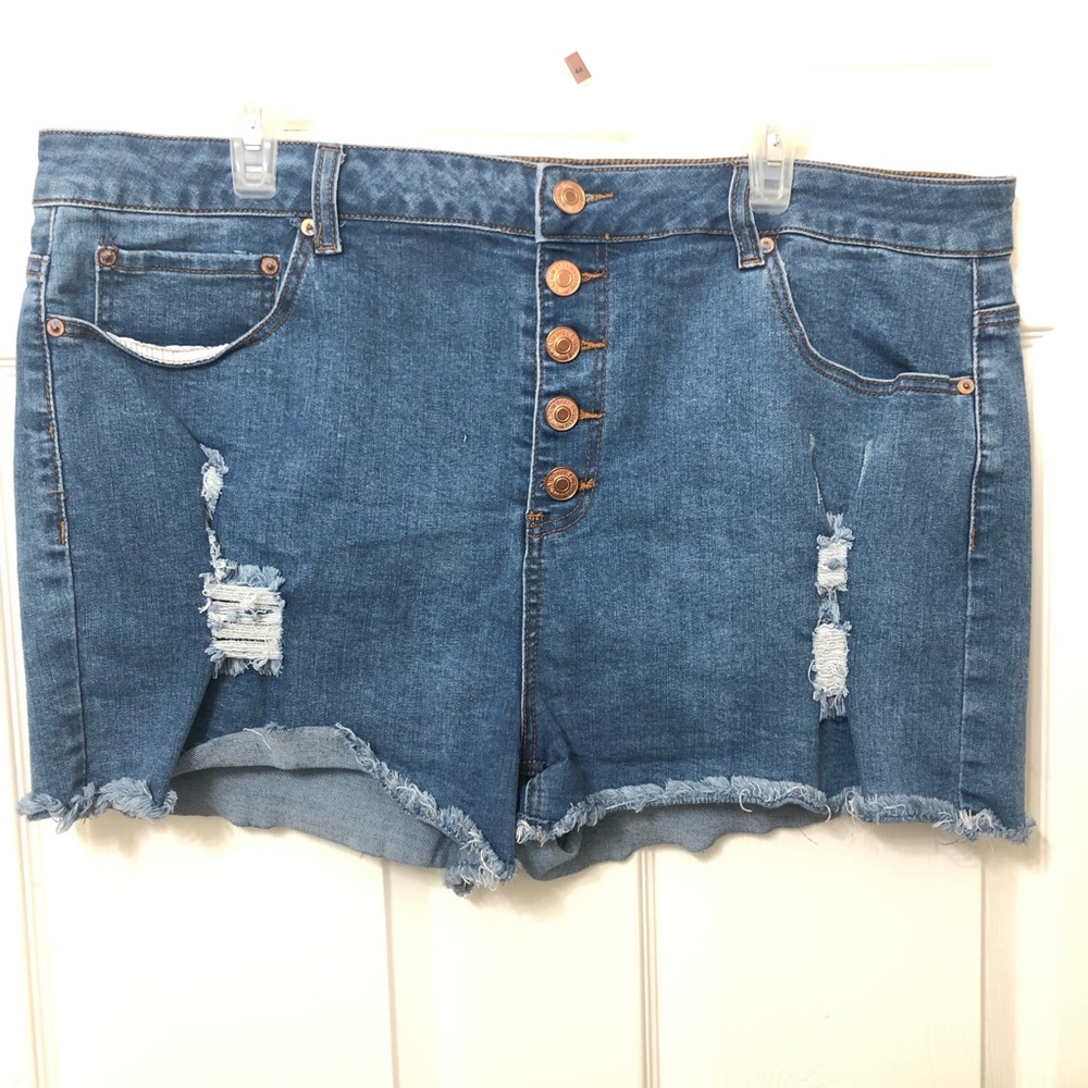 Forever 21 Plus Size Women’s 3X Distressed Blue Denim Jean Shorts Button Front